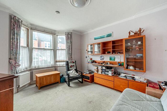 1 Bedroom Flat For Sale In Lance Road, Harrow, Middlesex, HA1