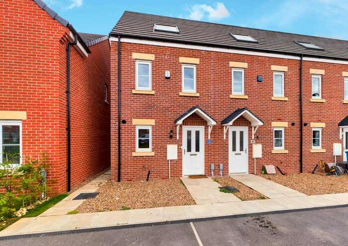 3 Bedroom End Of Terrace House For Sale In Kirkby Terrace, Pocklington, York, YO42