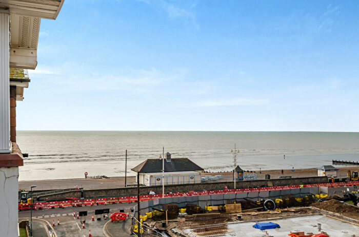 2 Bedroom Apartment For Sale In The Esplanade, Bognor Regis, West Sussex, PO21