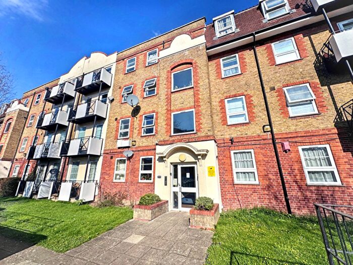 1 Bedroom Flat To Rent In Memorial Avenue, West Ham, E15
