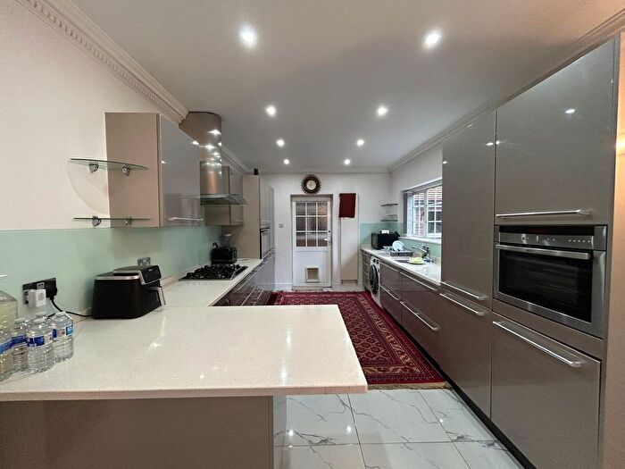 4 Bedroom Detached House To Rent In Park Road, UB8