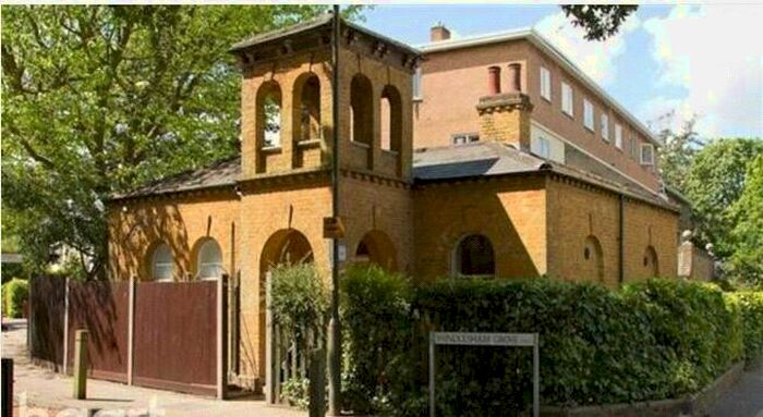 4 Bedroom Detached Bungalow To Rent In Princes Way, London, SW19