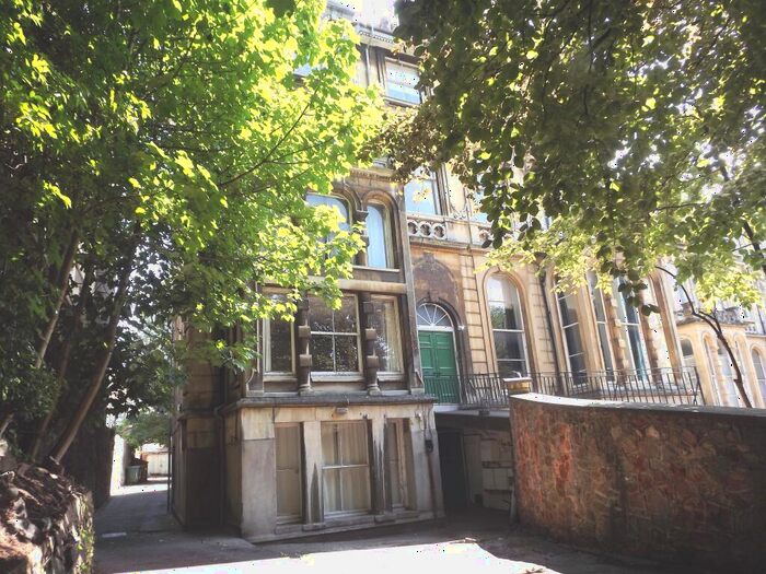 3 Bedroom Flat To Rent In Tyndalls Park Road, Clifton, Bristol, BS8