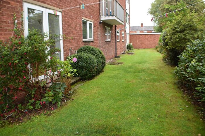 2 Bedroom Flat To Rent In Victoria Close, Stratford-upon-Avon, CV37