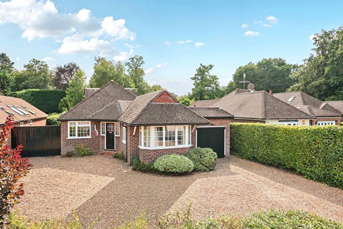 5 Bedroom Chalet For Sale In Golf Close, Pyrford, GU22