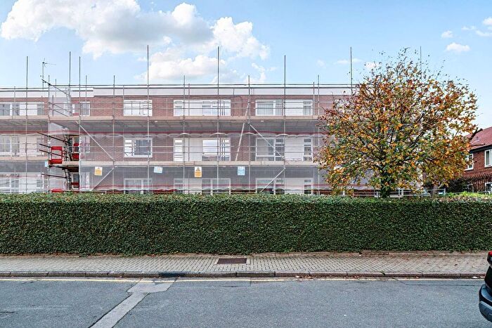 2 Bedroom Flat To Rent In Borrodaile Road, Wandsworth Town, London, SW18