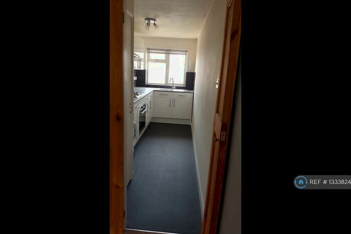 1 Bedroom Maisonette To Rent In Upper Abbotts Hill, Aylesbury, HP19
