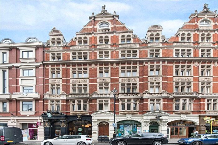 2 Bedroom Flat To Rent In St. Martin's Lane, Covent Garden, London, WC2N