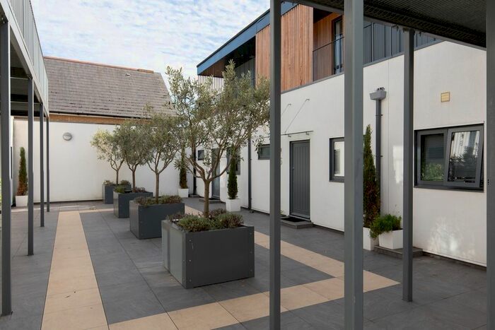 2 Bedroom Flat To Rent In Gordon Road, London, SE15