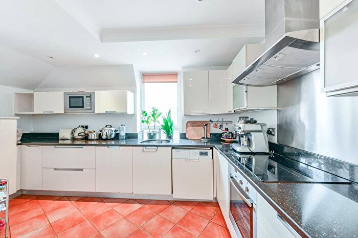 3 Bedroom Flat To Rent In Greville Road, St John's Wood, London, NW6