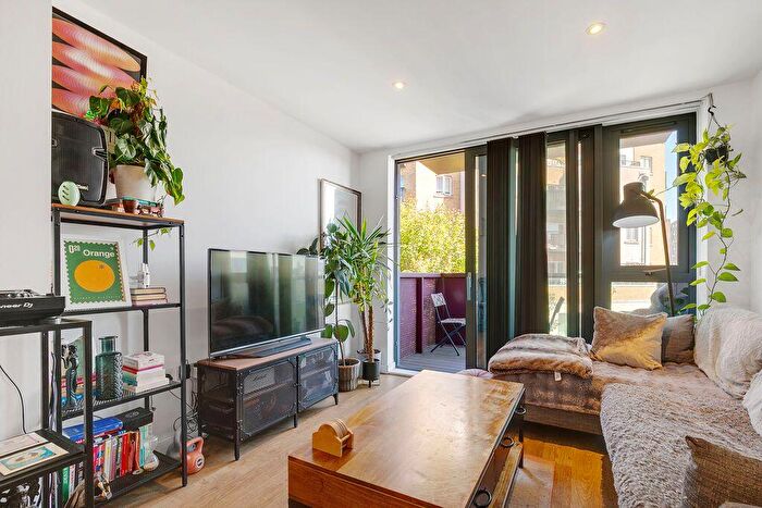 1 Bedroom Flat To Rent In Harford Street, Mile End, E1