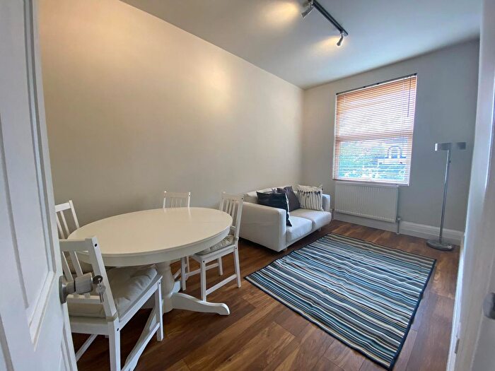 1 Bedroom Flat To Rent In Northfield Avenue, Northfield, W13