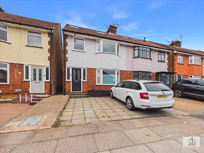 4 Bedroom Semi Detached House For Sale In Woodbridge Road, Ipswich, IP4