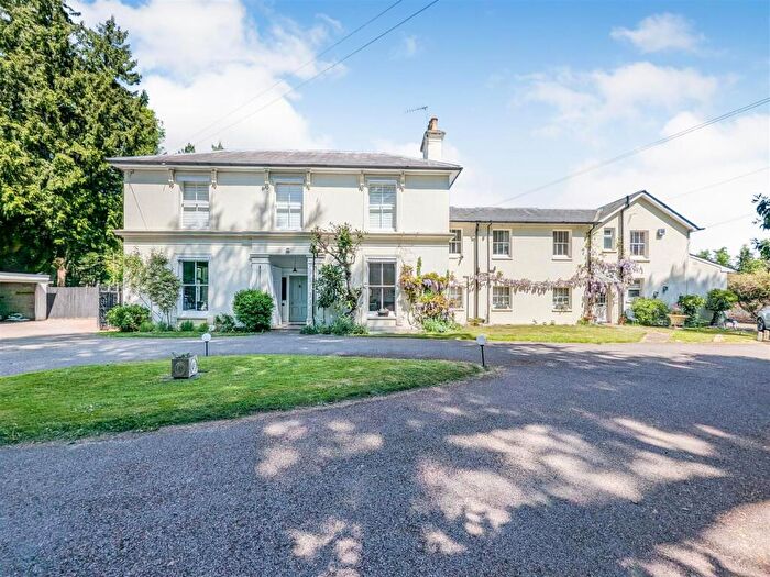 2 Bedroom Apartment For Sale In Pixham Lane, Pixham, RH4