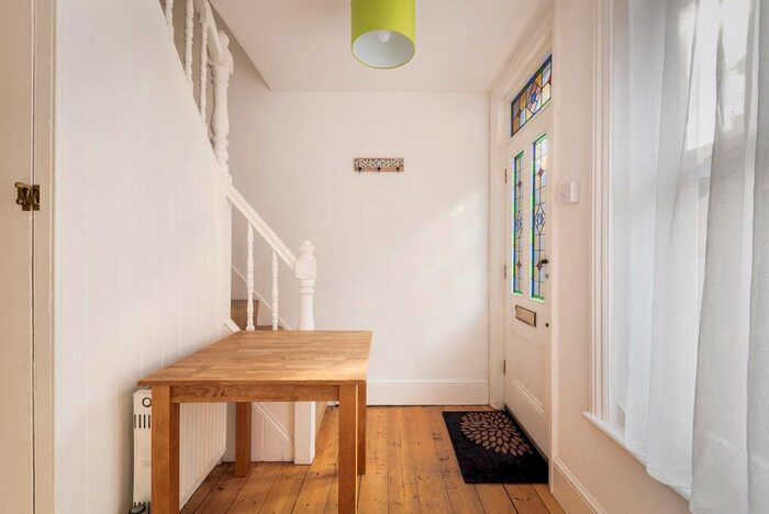 2 Bedroom Property To Rent In Kirbys Lane, Canterbury, CT2