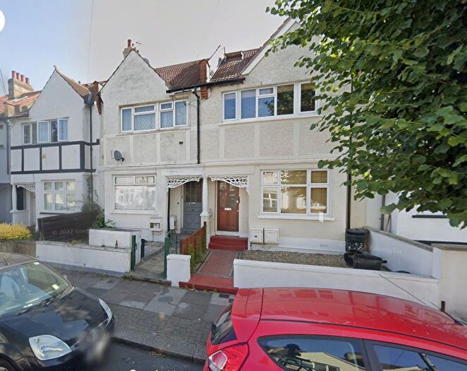 2 Bedroom Flat To Rent In Gassiot Road, London, SW17