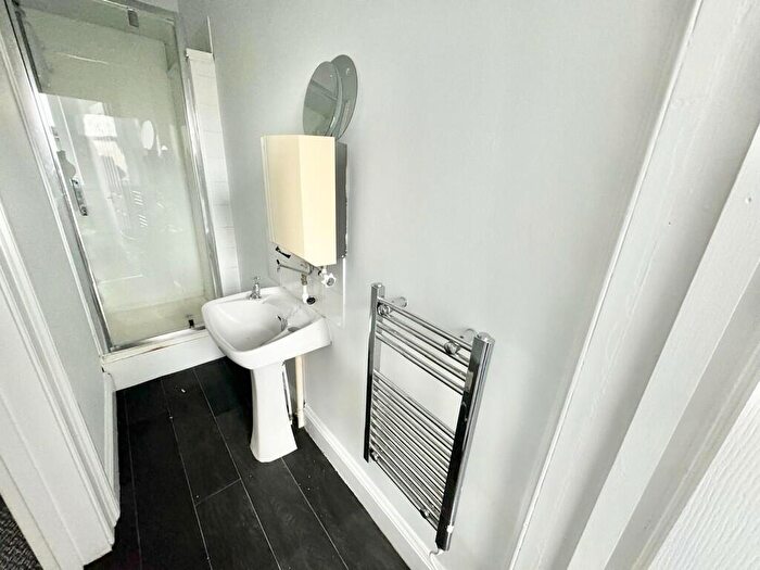 2 Bedroom Apartment To Rent In Greenbank Road, PL4