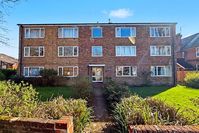 2 Bedroom Flat For Sale In Banister Park, SO15
