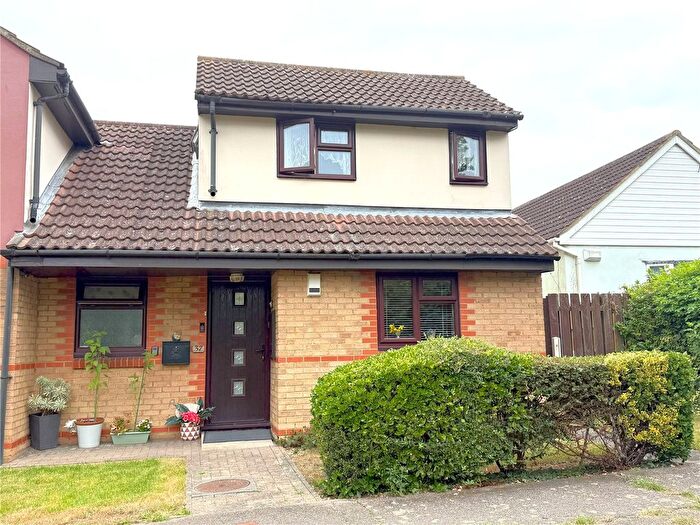 2 Bedroom End Terrace House For Sale In Brackendale Court, Basildon, Essex, SS13