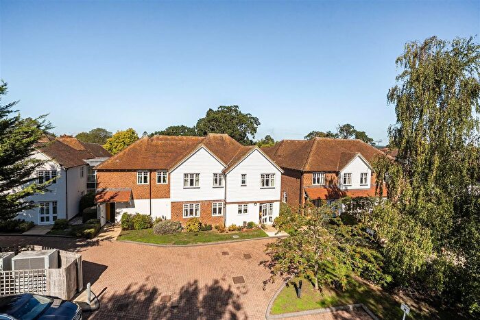 2 Bedroom Flat For Sale In North Street, Headcorn, TN27