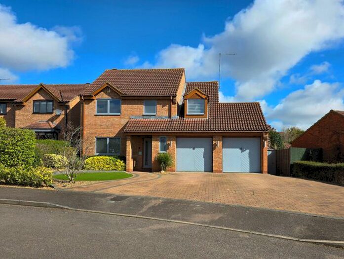 4 Bedroom Detached House For Sale In Tanfield Lane, Rushmere, Northampton, NN1