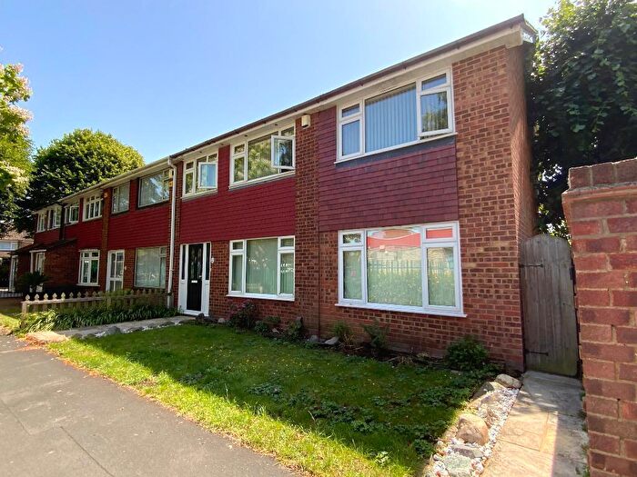 5 Bedroom End Of Terrace House For Sale In Debden Walk, Hornchurch, Essex, RM12