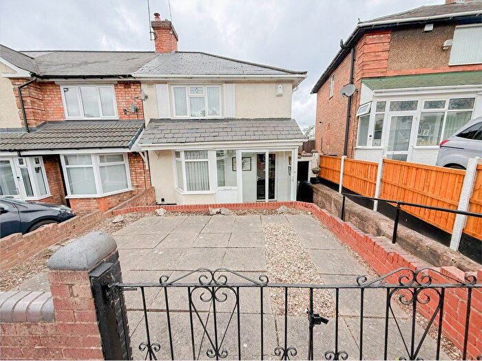 3 Bedroom End Of Terrace House For Sale In Court Farm Road, Birmingham, B23