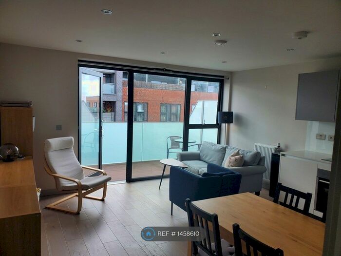 1 Bedroom Flat To Rent In Singapore Road, London, W13