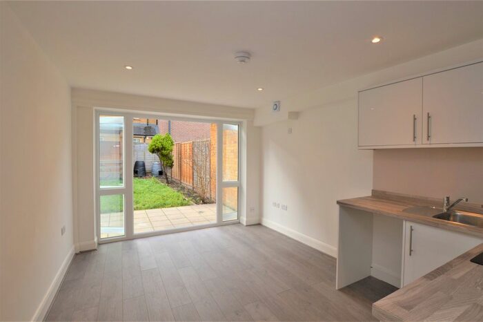 Studio To Rent In New Cross Road, London, SE14