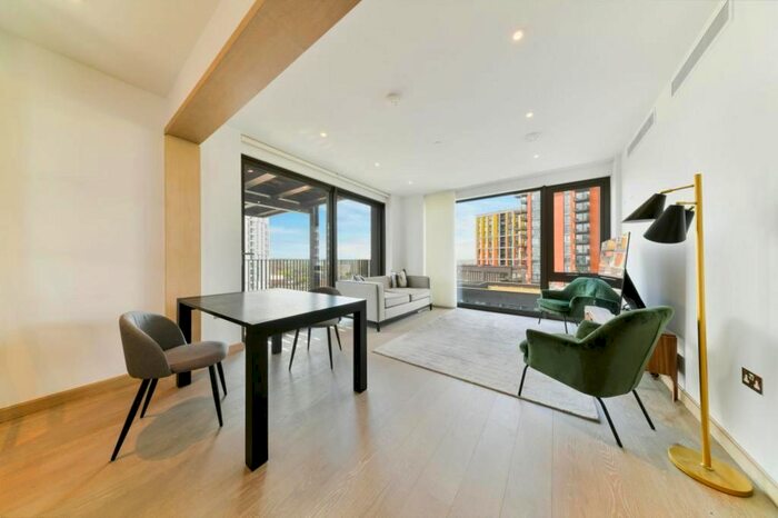 2 Bedroom Flat To Rent In Viaduct Gardens, Nine Elms, SW11