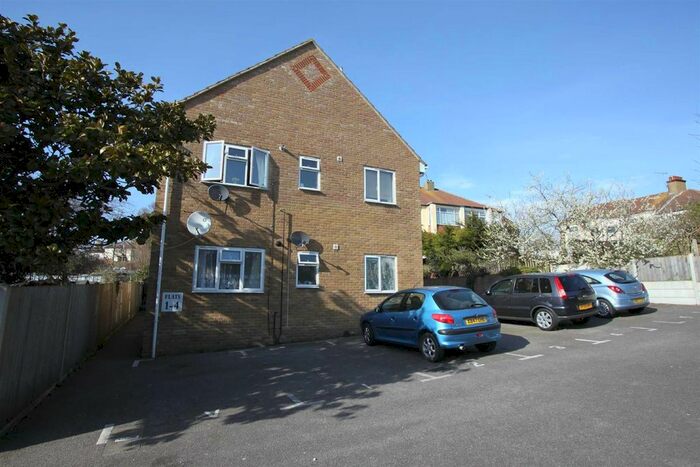 2 Bedroom Flat To Rent In Hartington Court, A Hartington Road, Southend On Sea, SS1