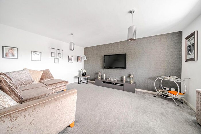 4 Bedroom Detached House For Sale In Woodland View, Waterlooville, PO8