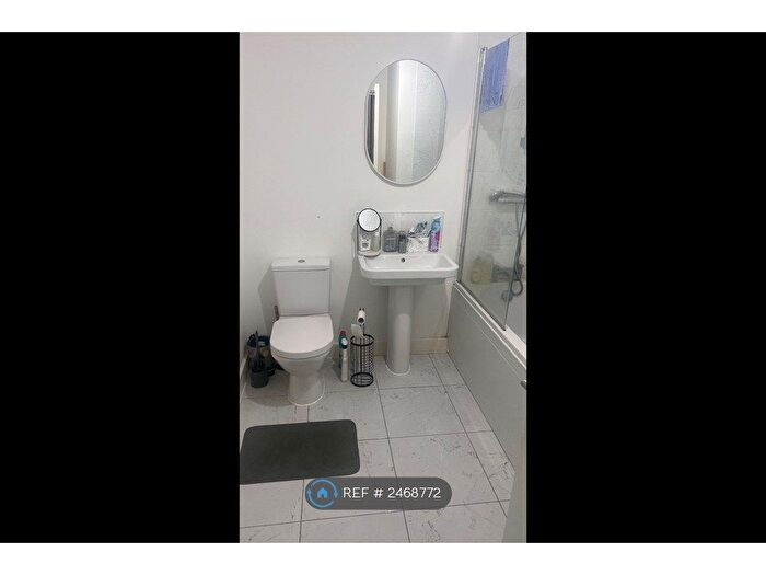 4 Bedroom Detached House To Rent In Orchid View, Seacroft, Leeds, LS14