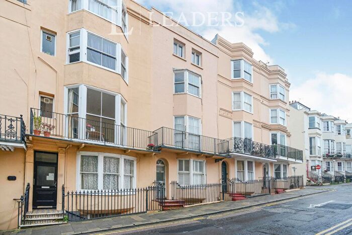 1 Bedroom Flat To Rent In Bedford Square, BN1