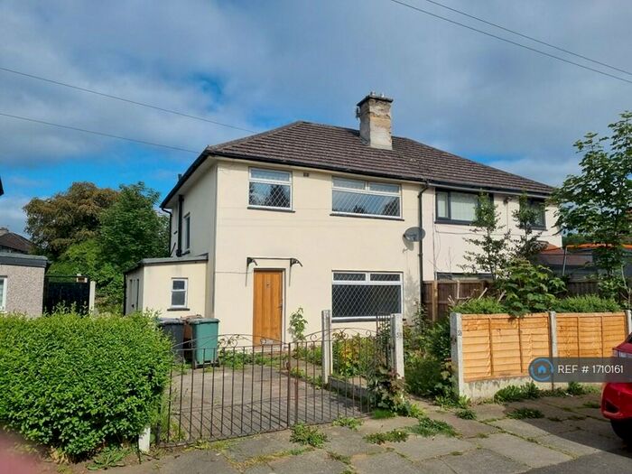 3 Bedroom Semi-Detached House To Rent In Chapel Road, Prestwich, Manchester, M25