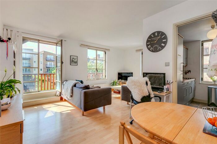 1 Bedroom Flat To Rent In The Circle, Queen Elizabeth Street, London, SE1