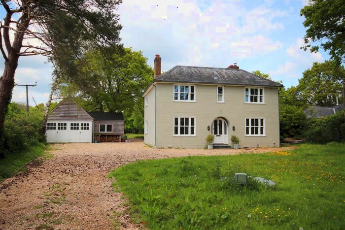 5 Bedroom Detached House To Rent In Wooden House Lane, Pilley, Lymington, SO41