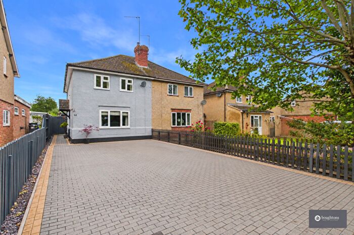 3 Bedroom Semi Detached House For Sale In Abbey Road, Syresham, NN13