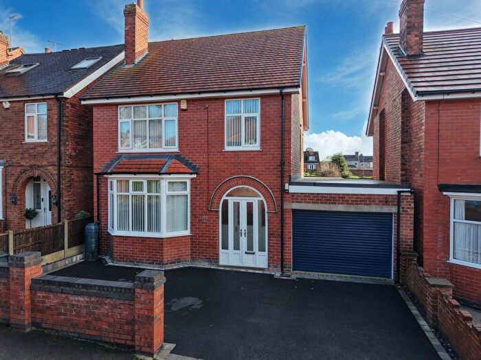 3 Bedroom Detached House For Sale In Wycliffe Road, Alfreton, DE55