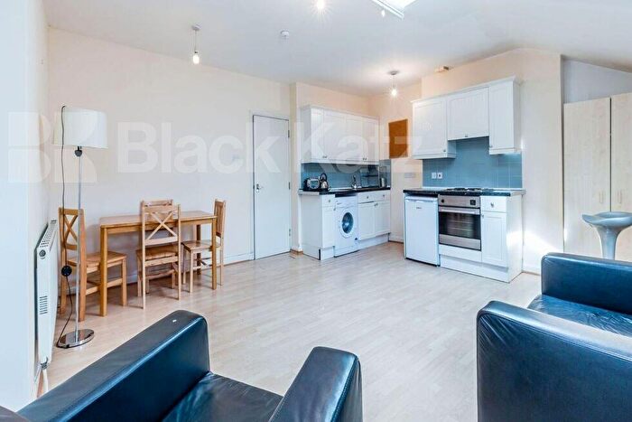 2 Bedroom Flat To Rent In Mare Street, Hackney, E8