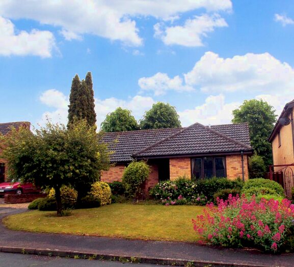 2 Bedroom Bungalow To Rent In New River Green, Exning, CB8