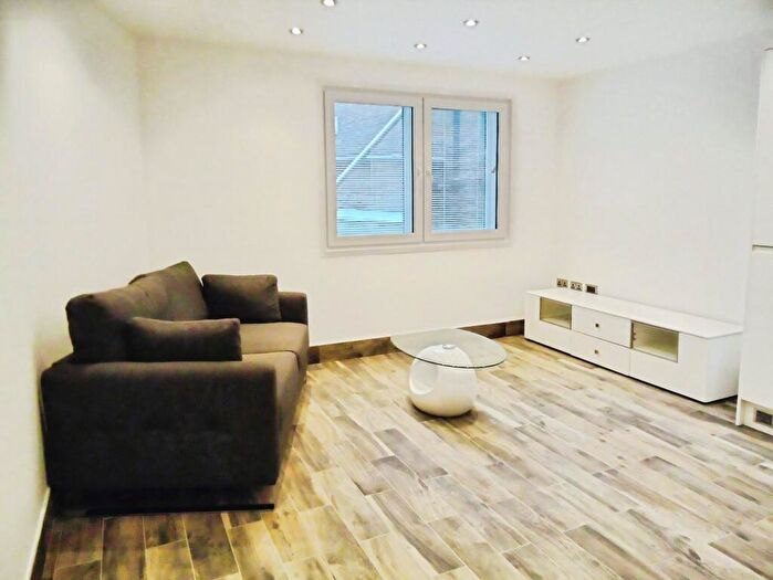 1 Bedroom Flat To Rent In New Briggate, Leeds, West Yorkshire, LS1