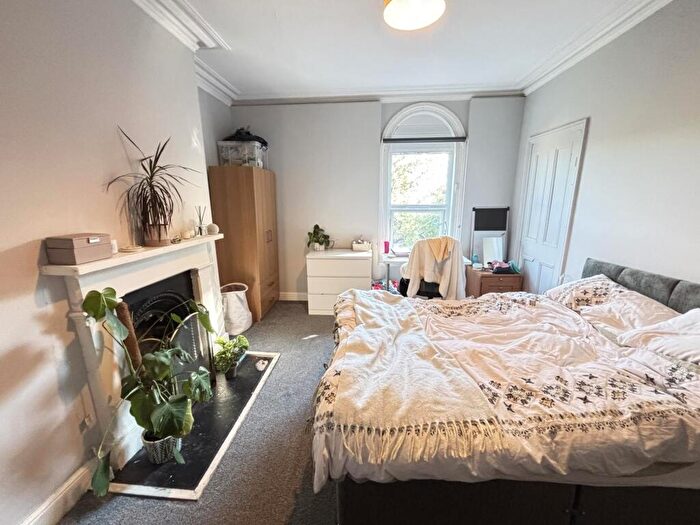 8 Bedroom House To Rent In Victoria Road, Leeds, LS6