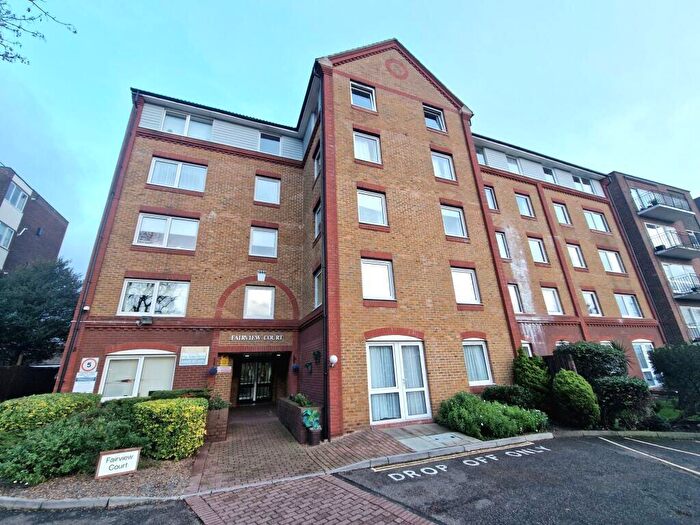 1 Bedroom Apartment For Sale In Galsworthy Road, Kingston Upon Thames, London, KT2