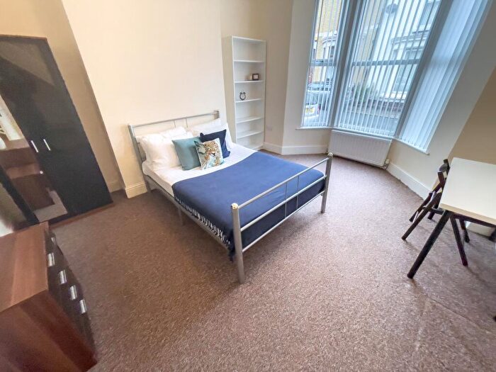 4 Bedroom House To Rent In Fell Street, L7