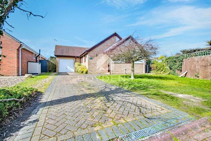 3 Bedroom Bungalow For Sale In Stallards Crescent, Kirby Cross, CO13
