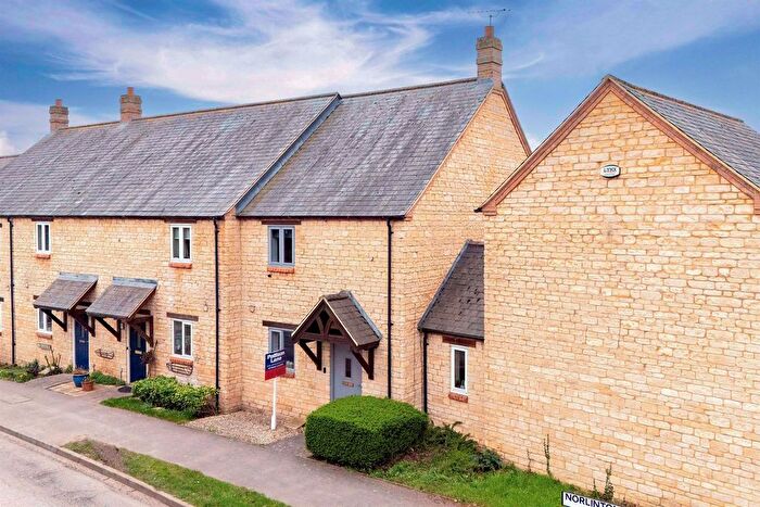 2 Bedroom Terraced House For Sale In Norlinton Close, Orlingbury, Kettering, NN14