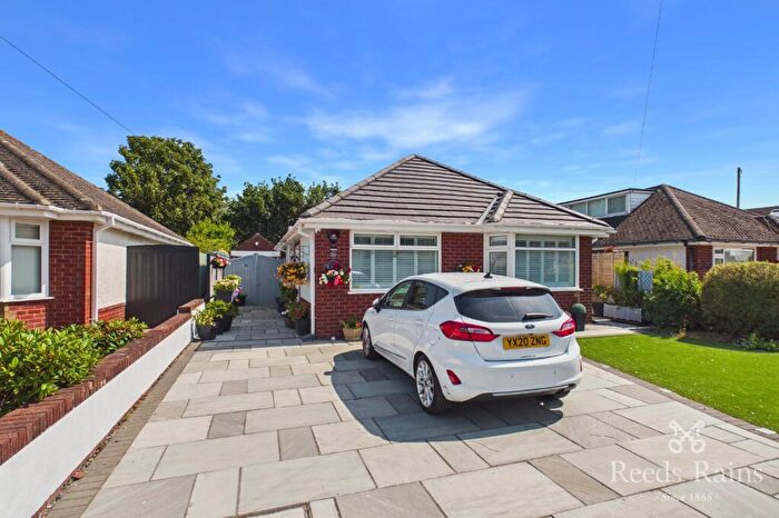 2 Bedroom Bungalow For Sale In Folkestone Road, Lytham St. Annes, Lancashire, FY8