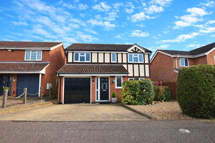 4 Bedroom Detached House For Sale In Limefields Way, East Hunsbury, Northampton, NN4