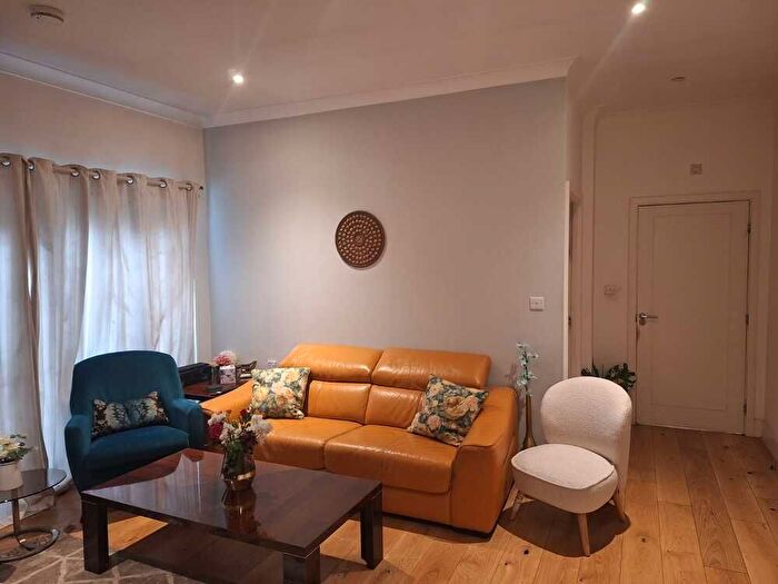 2 Bedroom Flat To Rent In Scarbrook Road, Croydon, CR0